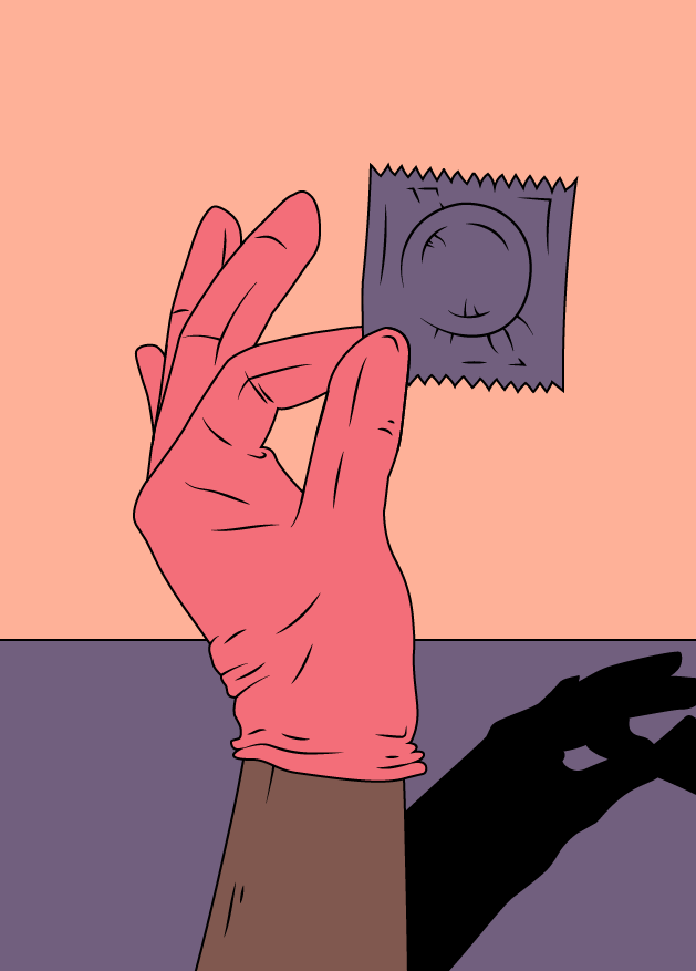 Eine Hand mit pinkem Handschuh hält ein Kondom